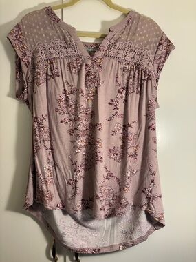 Daniel Rainn Mauve Floral Lace Yoke Cap-Sleeve Blouse